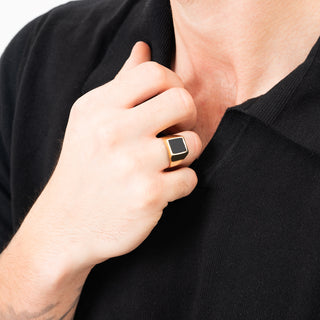 Anello Fabiani chevalier in oro giallo 9Kt con onice - Fabiani Gioiellerie
