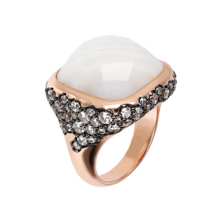 Anello Chevalier con Pietra Naturale Quadrata Sfaccettata e Pavé