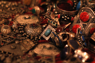 Accessori e gioielli come abbinarli con stile