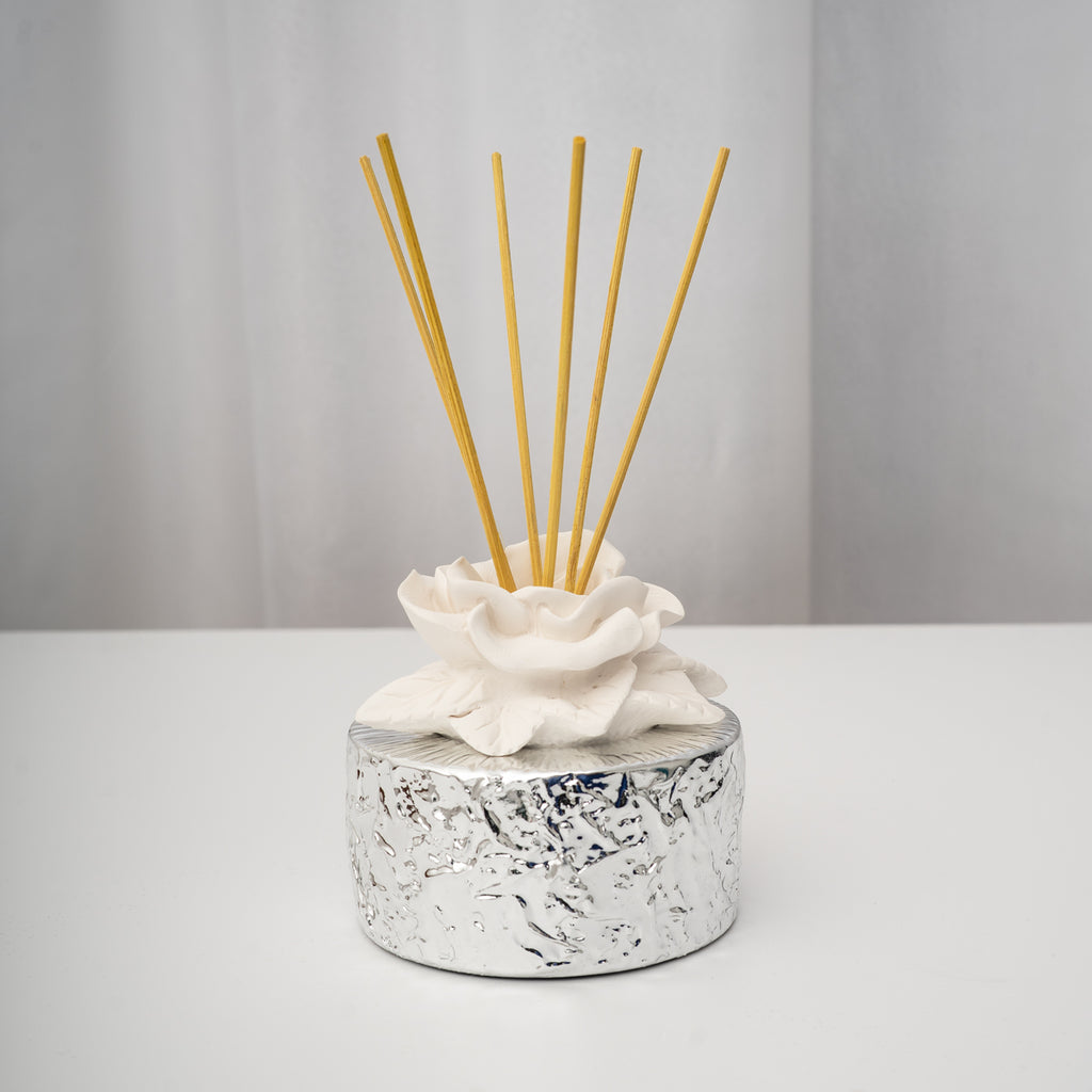 Diffusore con Fiore Bianco su Base Martellata Meridien – Fabiani ...