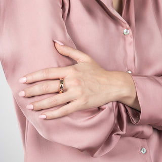 Anello Fabiani a fascia in oro rosa 18Kt con diamanti e zaffiri - Fabiani Gioiellerie