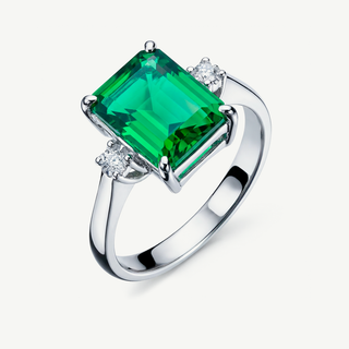 Anello Gemmarara Trilogy con pietra verde taglio smeraldo