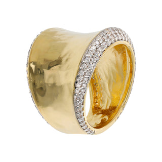 Anello a Fascia Martellato in Argento 925 Placcato Oro Giallo 18kt Graduato con Pavé in Cubic Zirconia