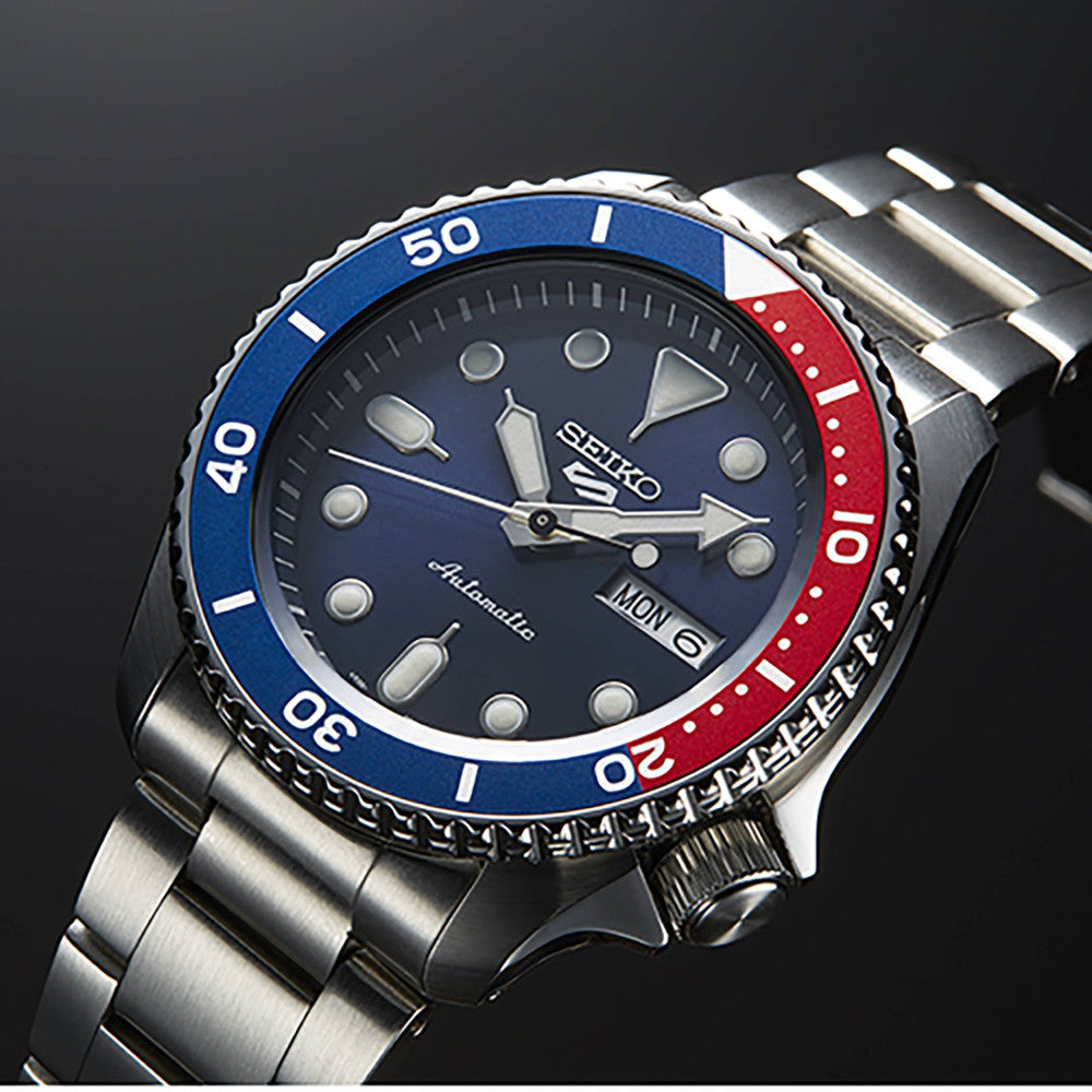SEIKO Orologio automatico da uomo, 5 sport, calendario giorno/data, lancette e indici LumiBrite, lunetta girevole, impermeabile fino a 100 m, Nero/Rosso - SRPK71, STD - Rotating Bezel, Sportivo SEIKO Orologio automatico da uomo, 5 sport, calendario giorno/data, lancette e indici LumiBrite, lunetta girevole, impermeabile fino a 100 m, Nero/Rosso - SRPK71, STD - Rotating Bezel, Sportivo